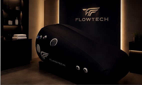 Cámara hiperbárica FlowTech en la recepción de un centro de recuperación
